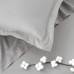 Dorma Smooth & Soft 300 Thread Count Cotton Sateen Kingsize Oxford Pillowcase 25 Dorma Smooth & Soft 300 Thread Count Cotton Sateen Kingsize Oxford Pillowcase -Lollipop 30776294 alt04
