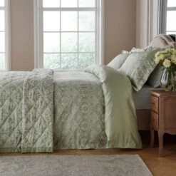 Dorma Fuchsia Bells Bedspread -Lollipop 30927619 alt02